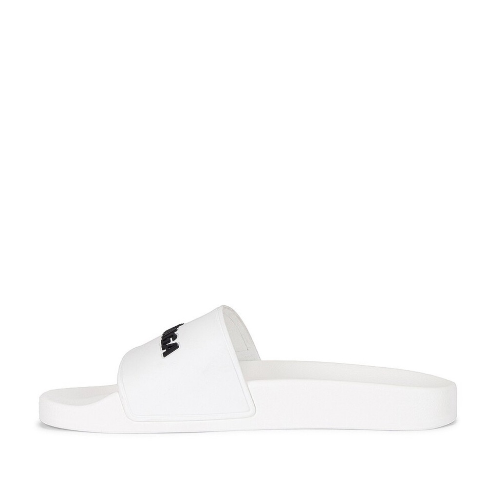 BALENCIAGA
Rubber Logo Pool Slides in White & Black - Picture 4 of 9